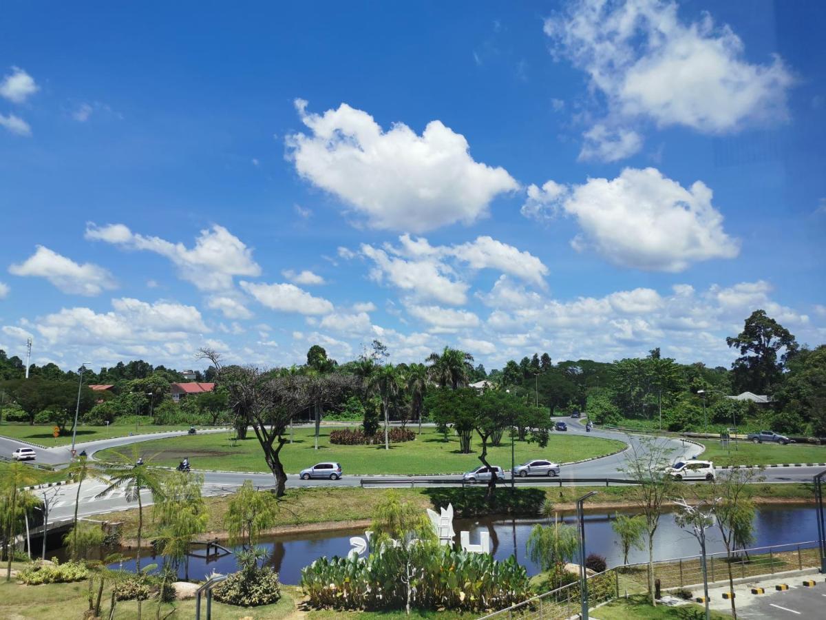 Otel Hotel Sibu Exterior foto